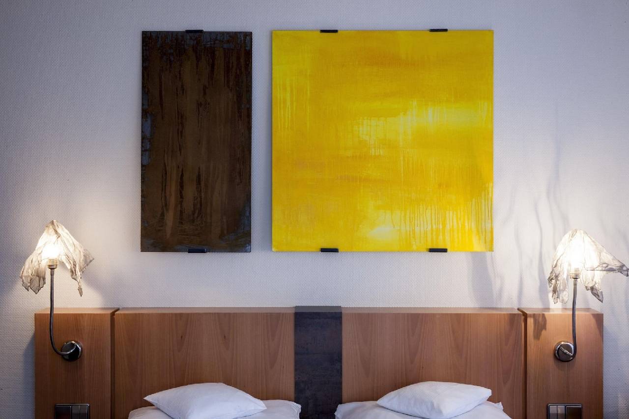 Guest room