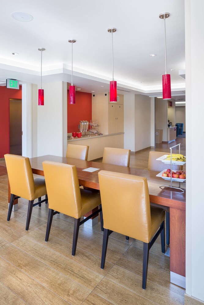 Towneplace Suites Portland Vancouver - photo 2