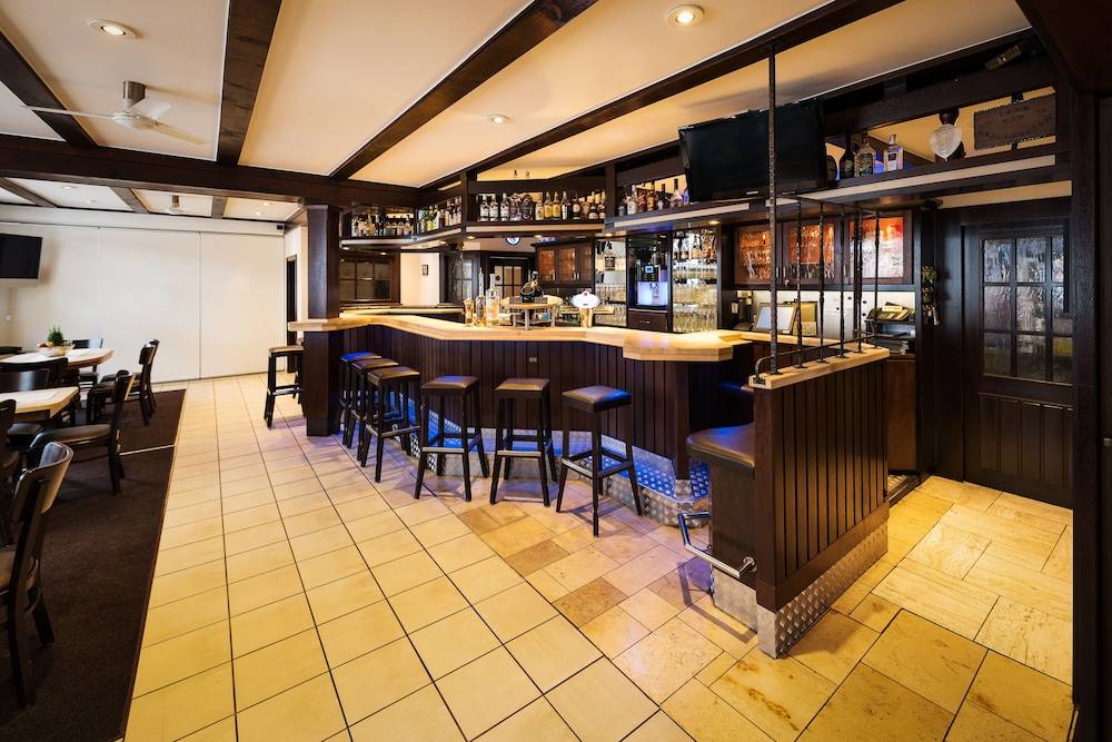Sports bar