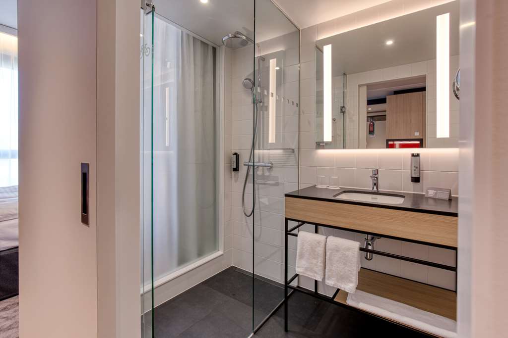 IntercityHotel Berlin Airport BER, Germany - bath room