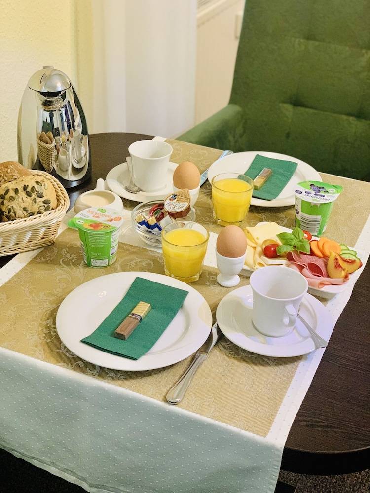 Breakfast meal