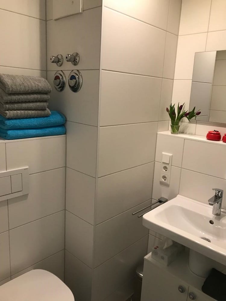 Bathroom amenities