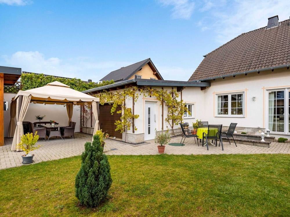 Apartment With Fenced Garden in Faid