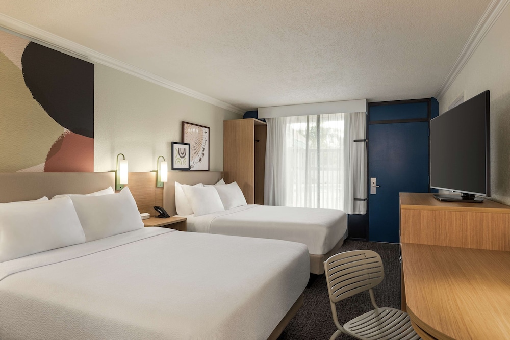 Spark by Hilton Sarasota Siesta Key Gateway - photo 5