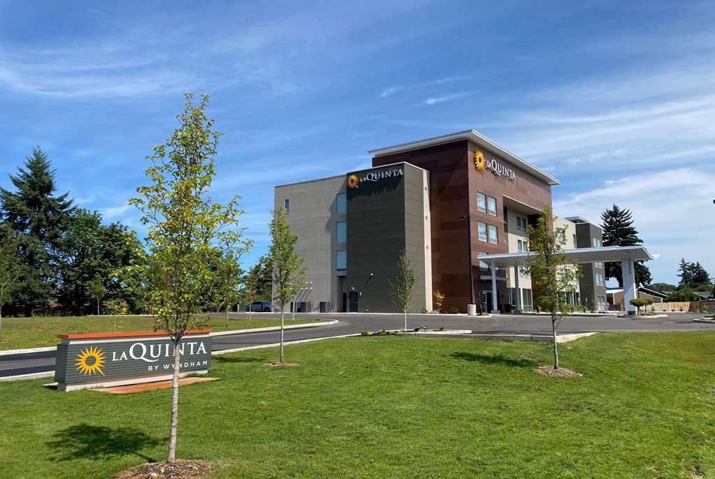 La Quinta Inn & Suites by Wyndham Centralia - photo 2