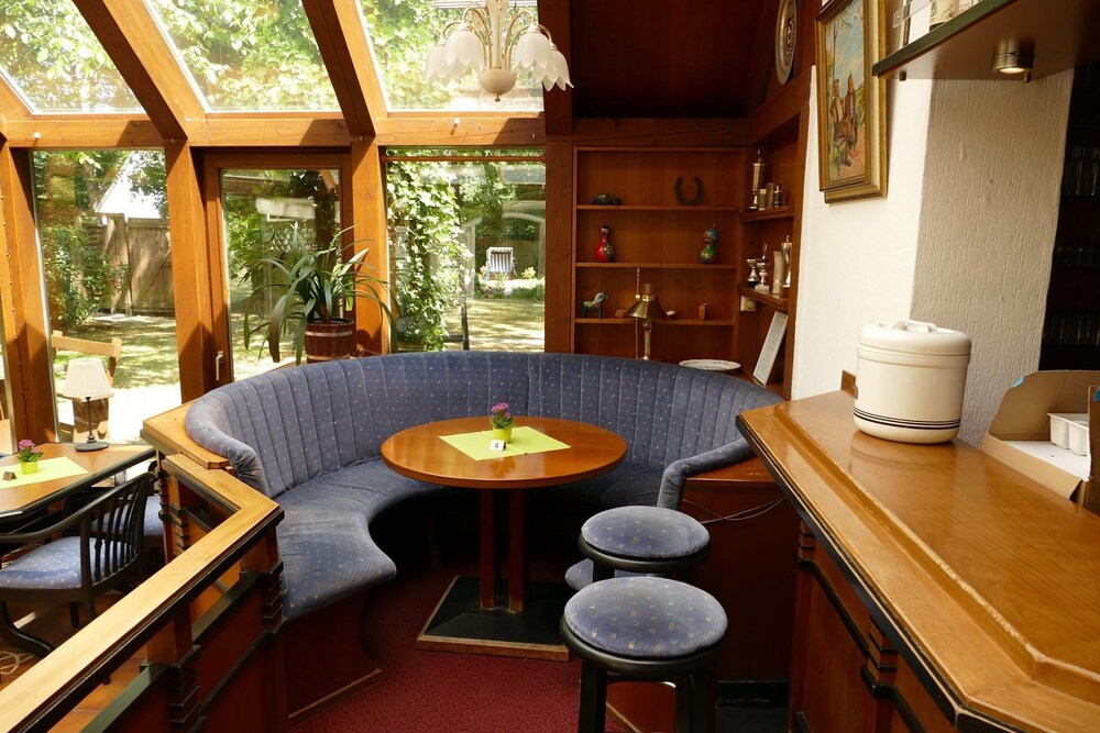 Hotel Bar