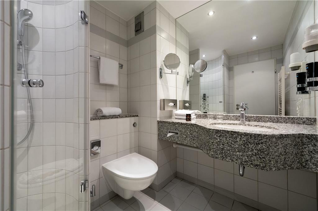 bathroom junior suite sorat hotel cottbus large