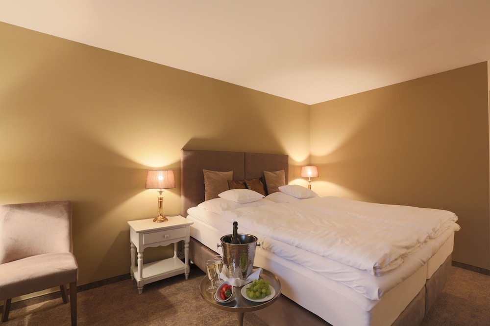 Room service - dining