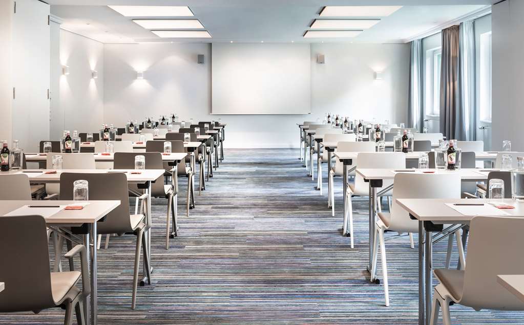Steigenberger Hotel Treudelberg, Hamburg, Germany - Meeting Room