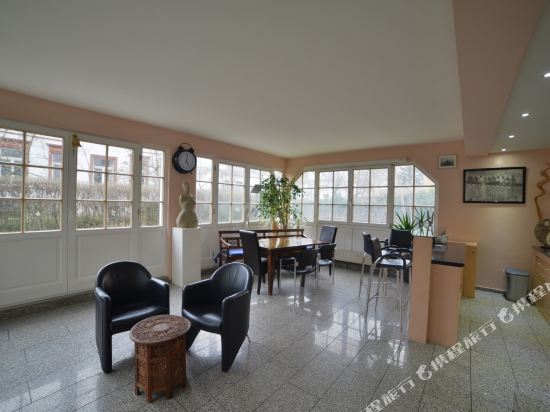 Hotel Interior/Public Areas