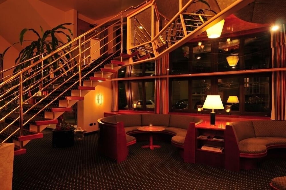 Hotel Lounge