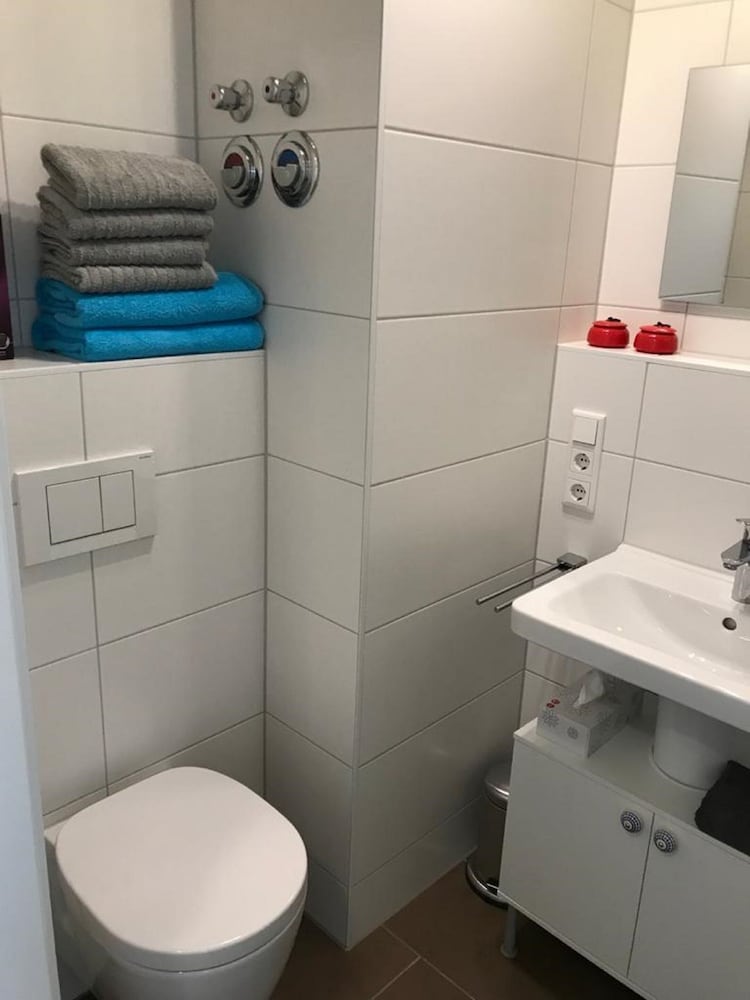 Bathroom amenities