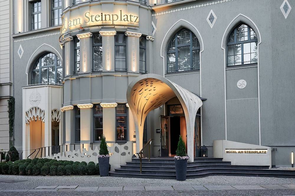 Roomers Berlin Steinplatz Autograph Collection