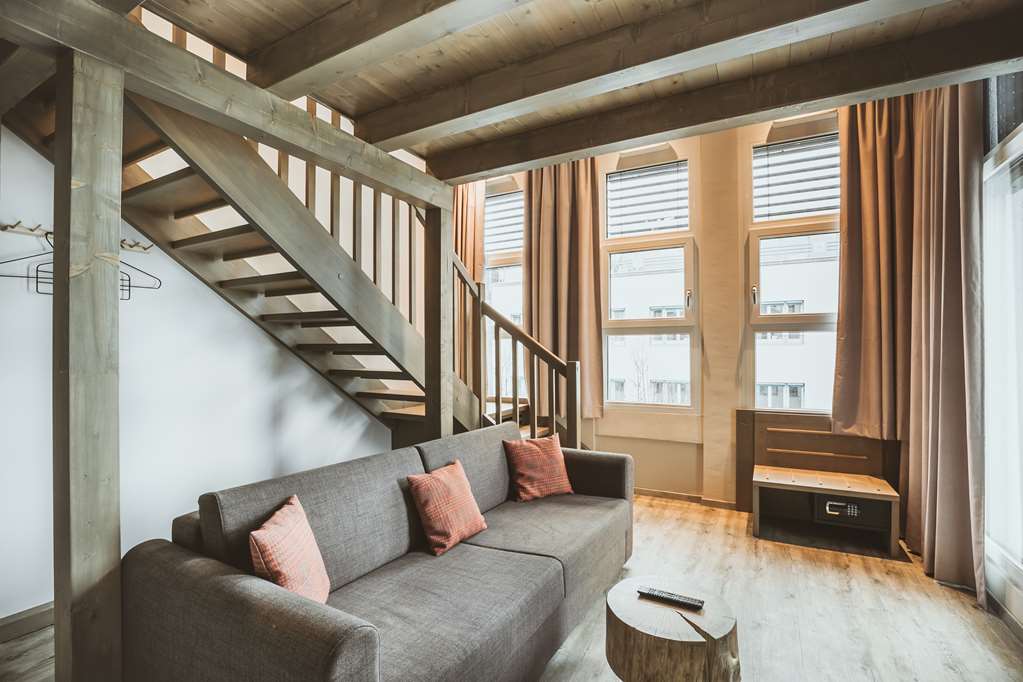 Cocoon Chalet / Cocoon Hauptbahnhof
