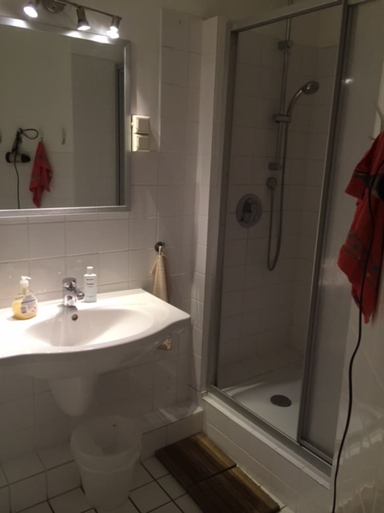Bathroom shower