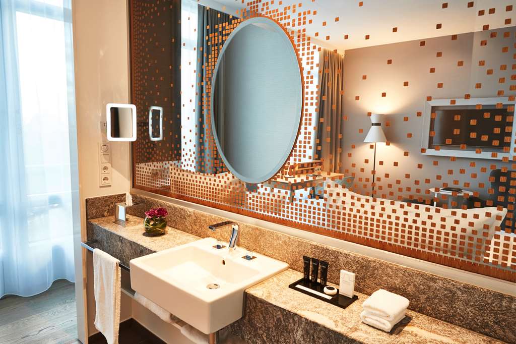 Steigenberger Hotel Muenchen/Munich, Germany - Bathroom Superior Plus, bathroom
