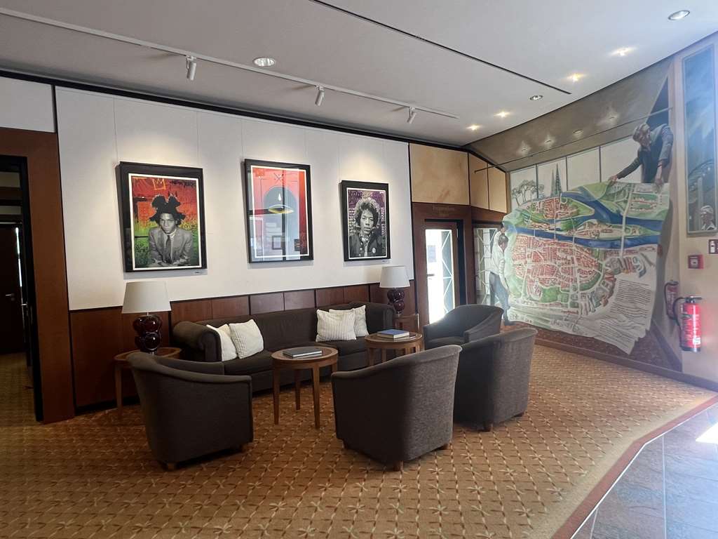 Part of the seating area in the lobby of the Hansa Apart-Hotel.