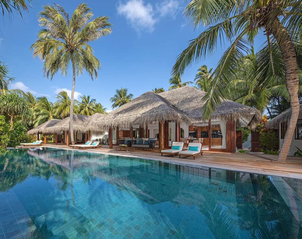 Anantara Kihavah Guest Room Three Bedroom Beach Pool Residence Exterior View