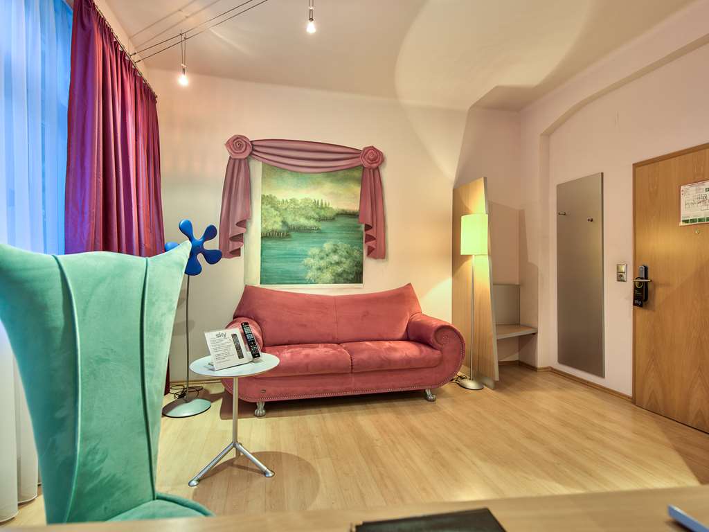Guest room
