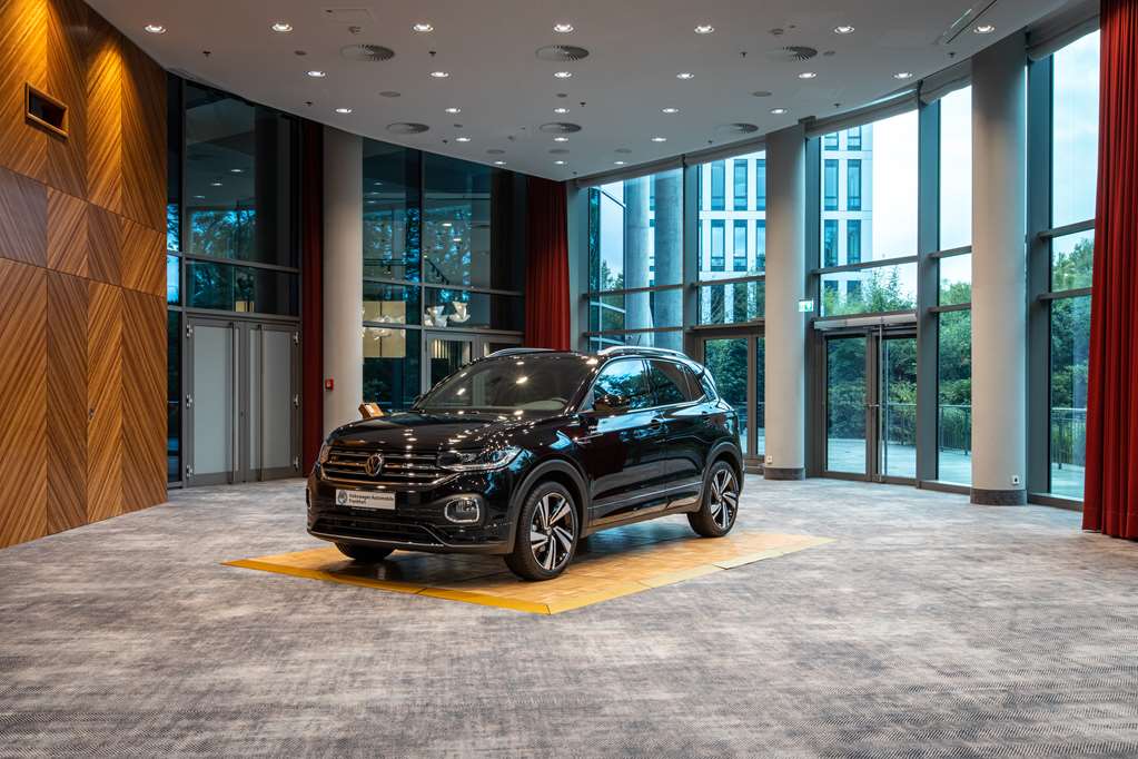 Showroom car presentation