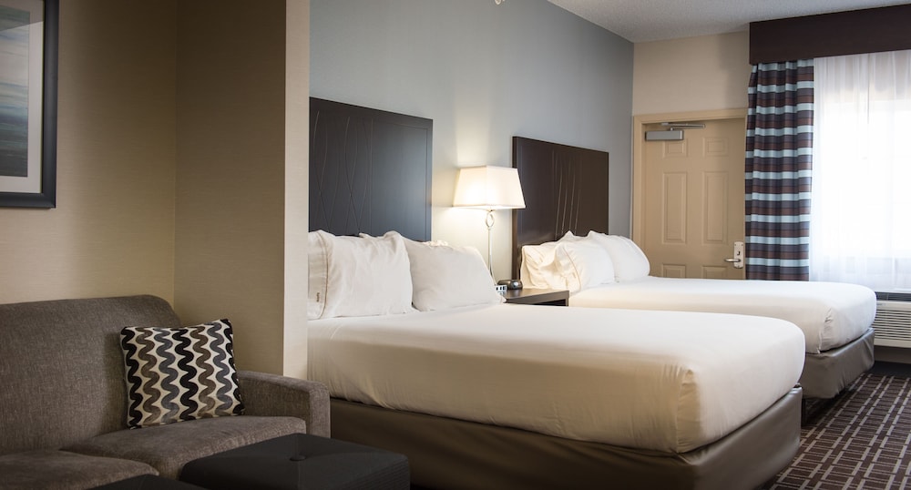 Holiday Inn Express Le Claire Riverfront Davenport an IHG Hotel - photo 4