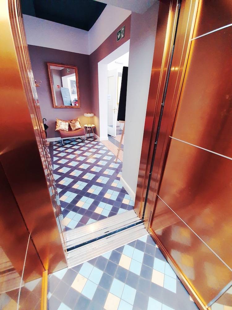 Elevator
