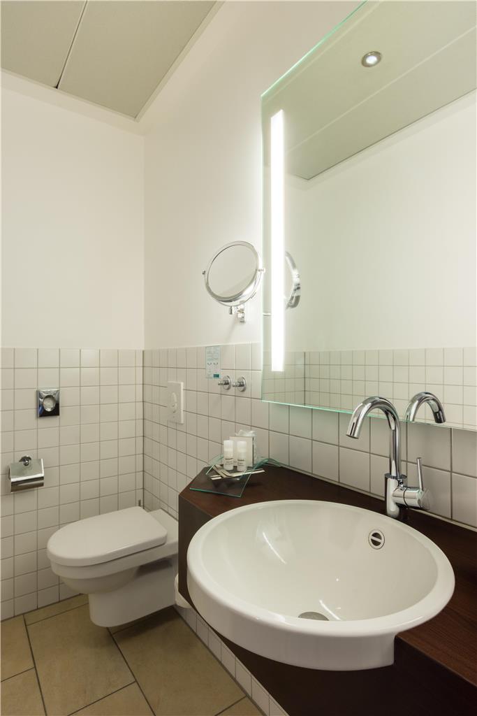 Esplanade Zimmer Retusche