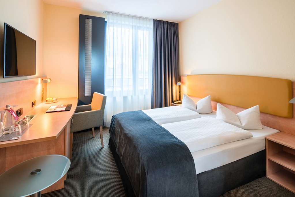 IntercityHotel Hamburg Hauptbahnhof, Germany - Standard Room