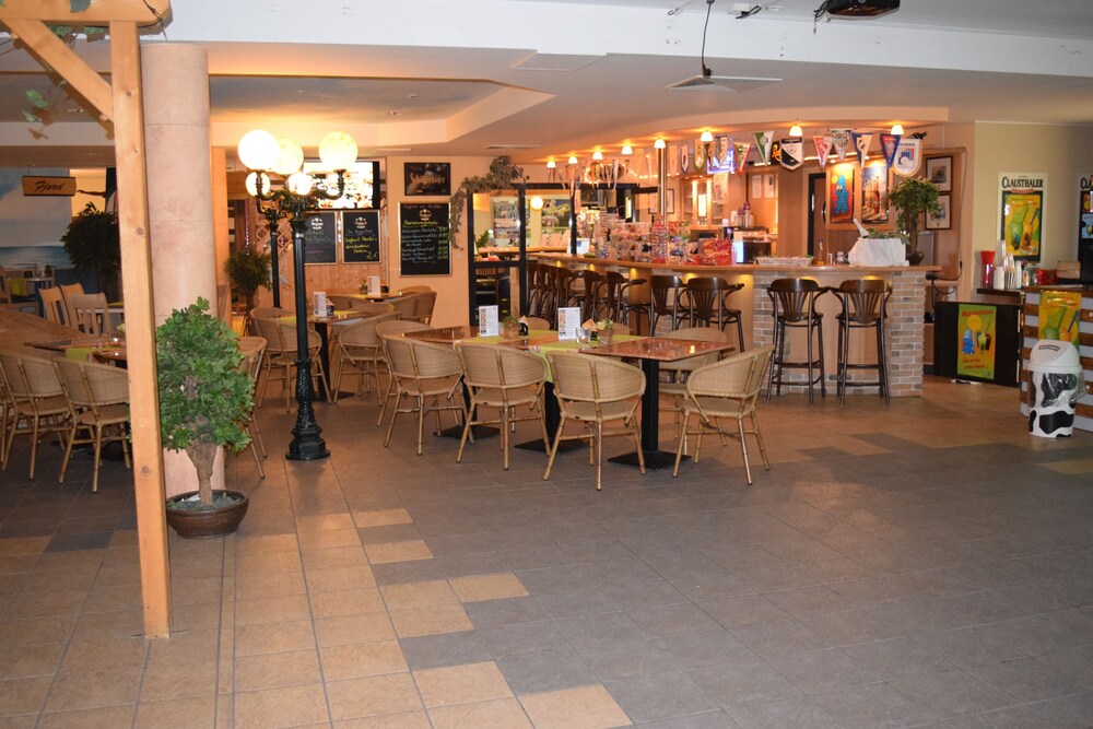 Hotel Bar