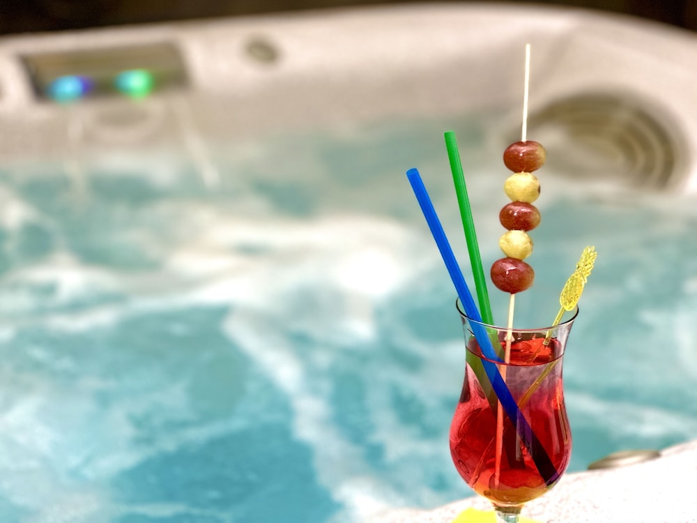 Private spa tub
