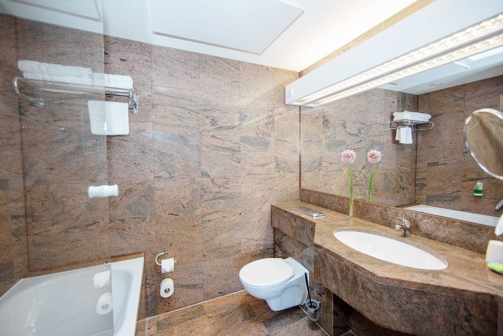 Bathroom amenities