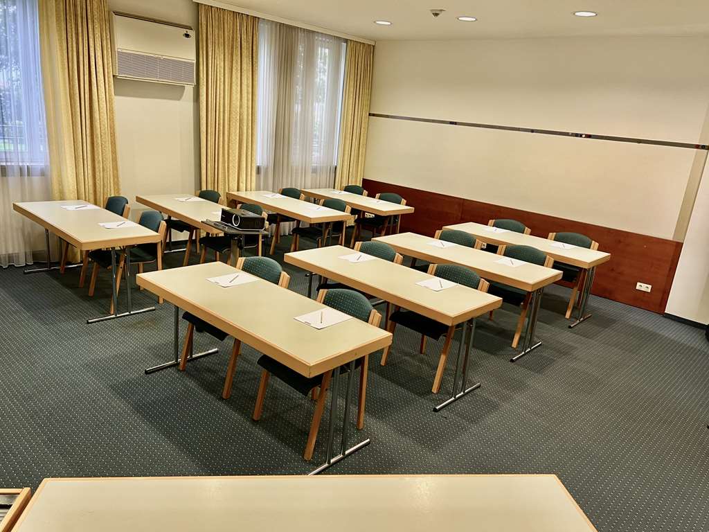 Our Salon III with 50 m2