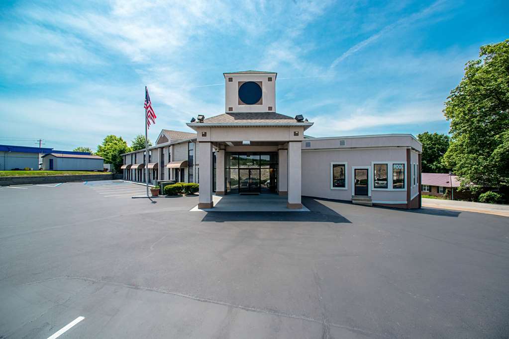 Quality Inn Near Six Flags St. Louis - photo 2