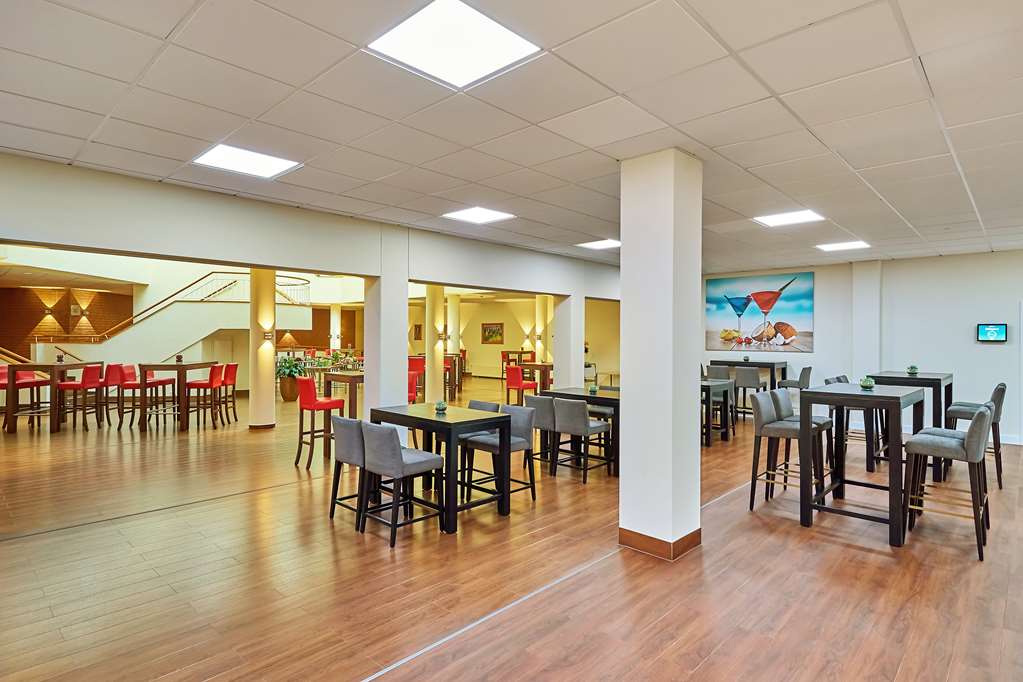Atrium Lounge