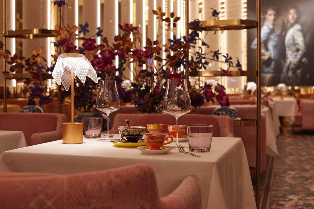 Steigenberger Parkhotel, Düsseldorf - Pink Pepper