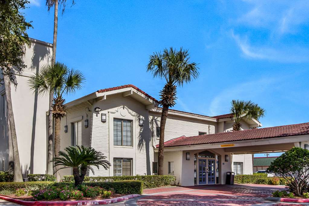 Studio 6 Baytown TX Garth Road - featured photo