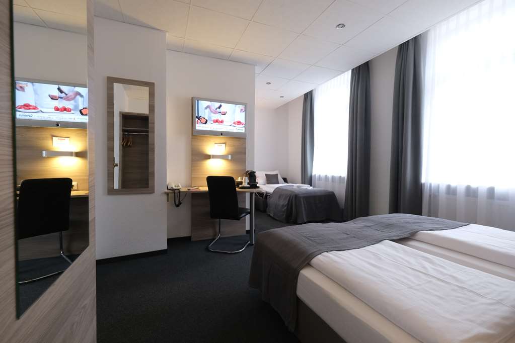 Room for three TOP Hotel Hohenstaufen Kobelnz