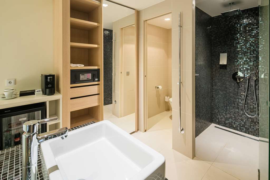 BHAMB ROOM