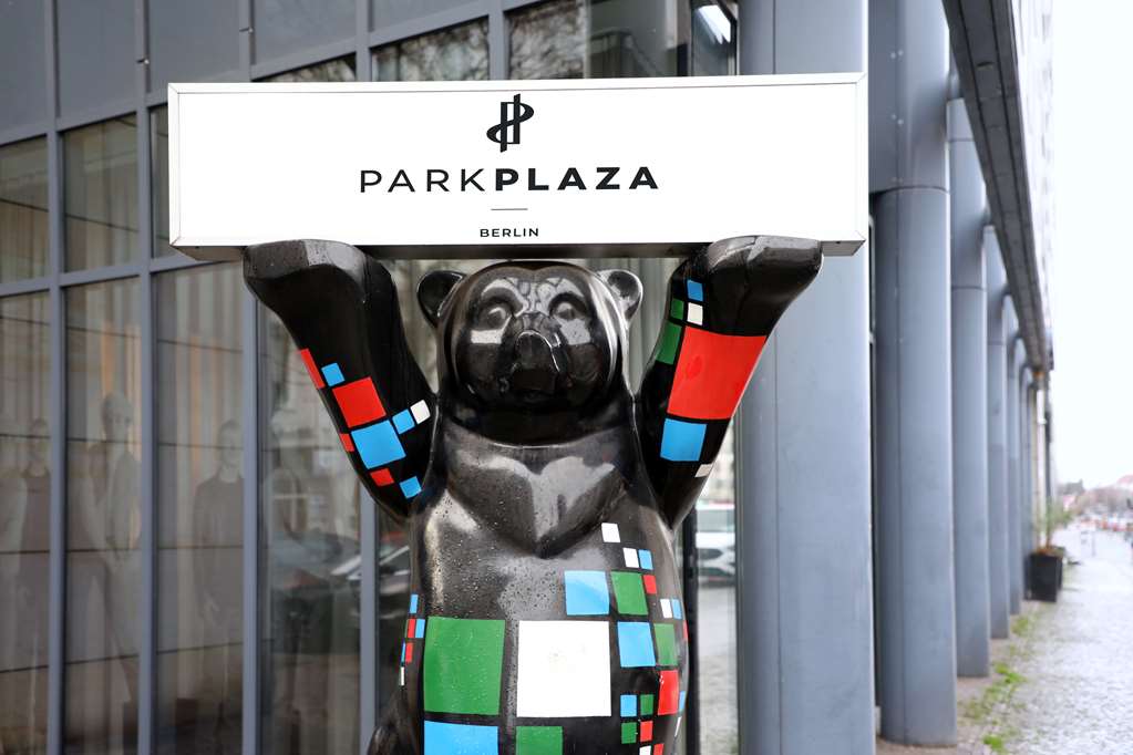 PPB exterior bear statue