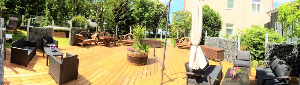 Sundeck