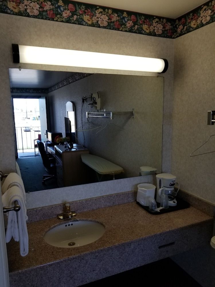 Turnpike Motel - photo 4