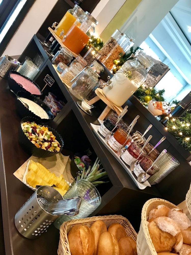 Breakfast buffet