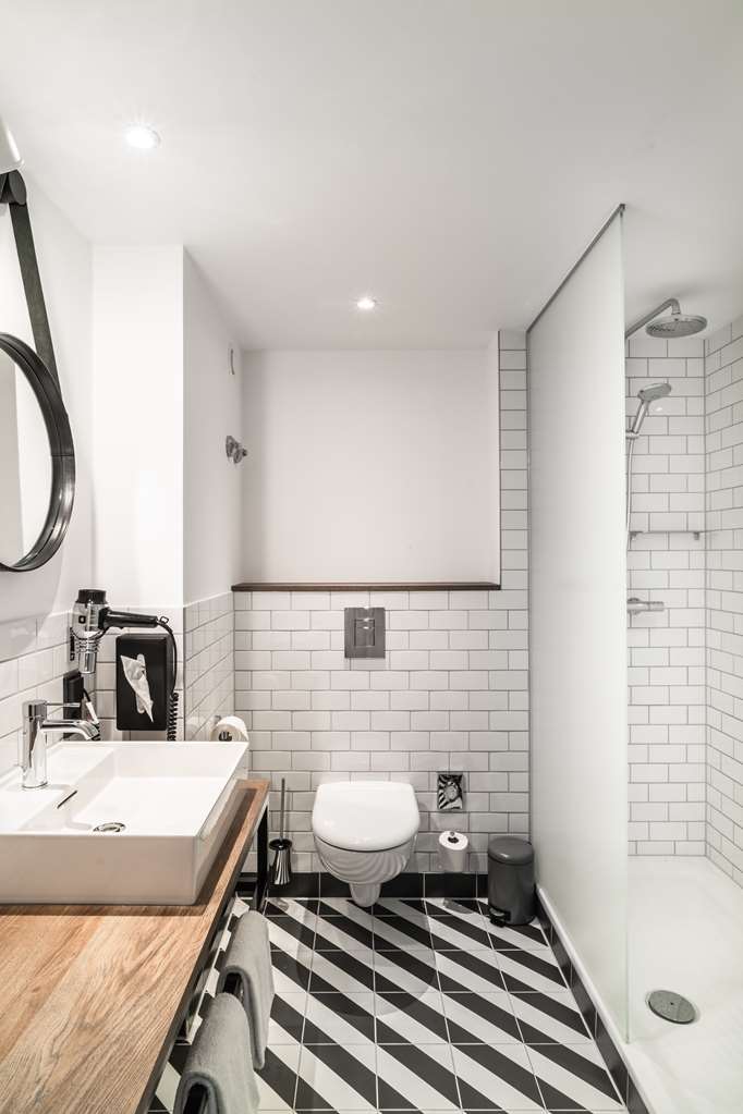 Bathroom Studio Apartment
