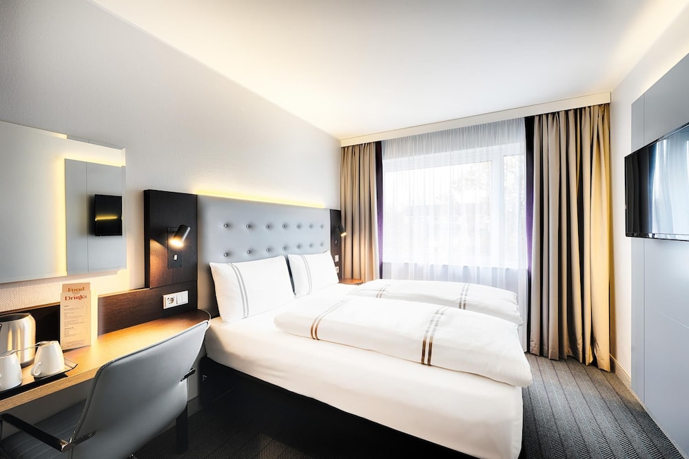 Premier Inn Cologne City Centre Hotel
