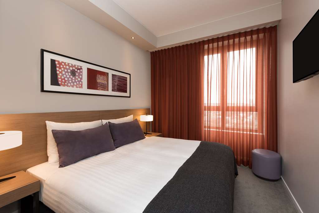 adina apartment hotel frankfurt neue oper one bedroom apartment bedroom