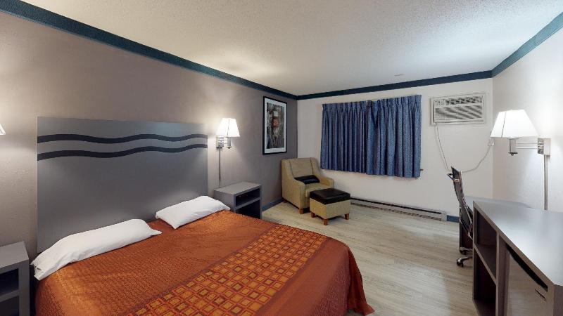 Waconia Inn and Suites - photo 4