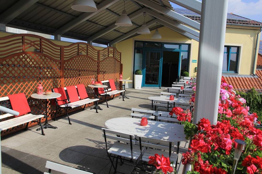 Sundeck