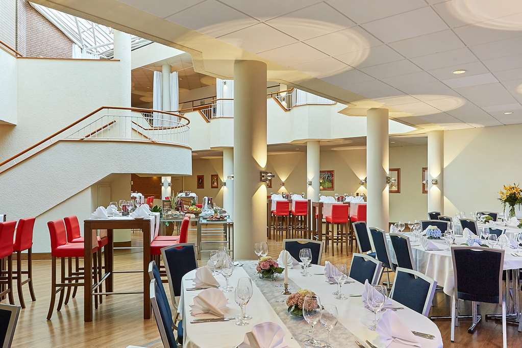 Atrium - mixed seating
