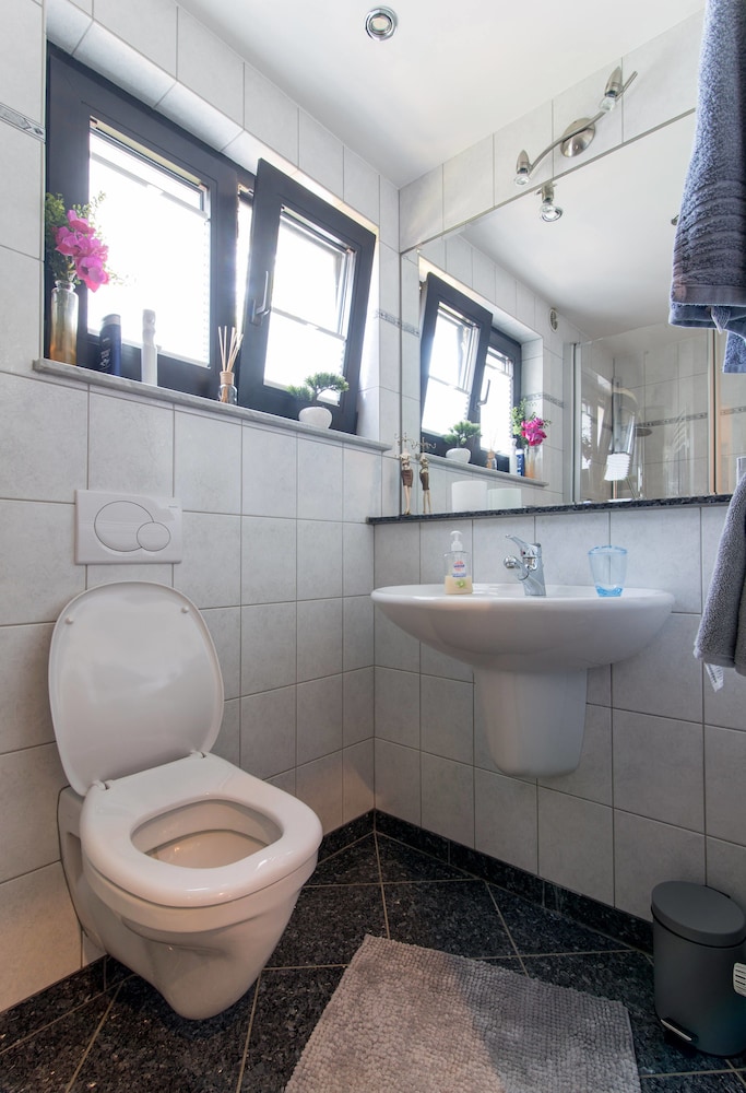 Bathroom amenities