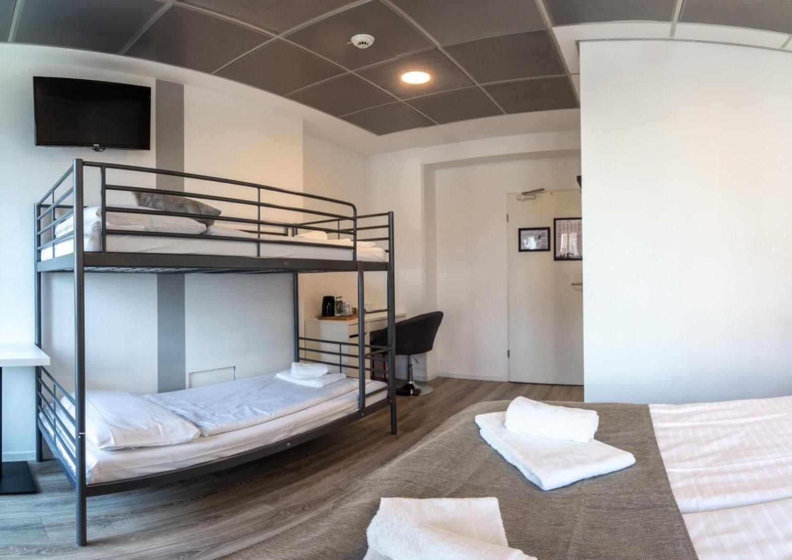 Guest room
